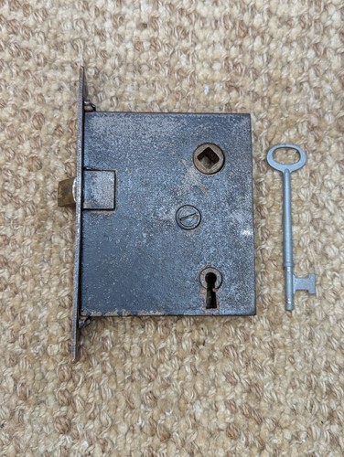 Antikes Innen Einsteckschloss, Stahltürknöpfe, Knaufplatten, Schließblech mit Schlüssel - Bild 11 von 11