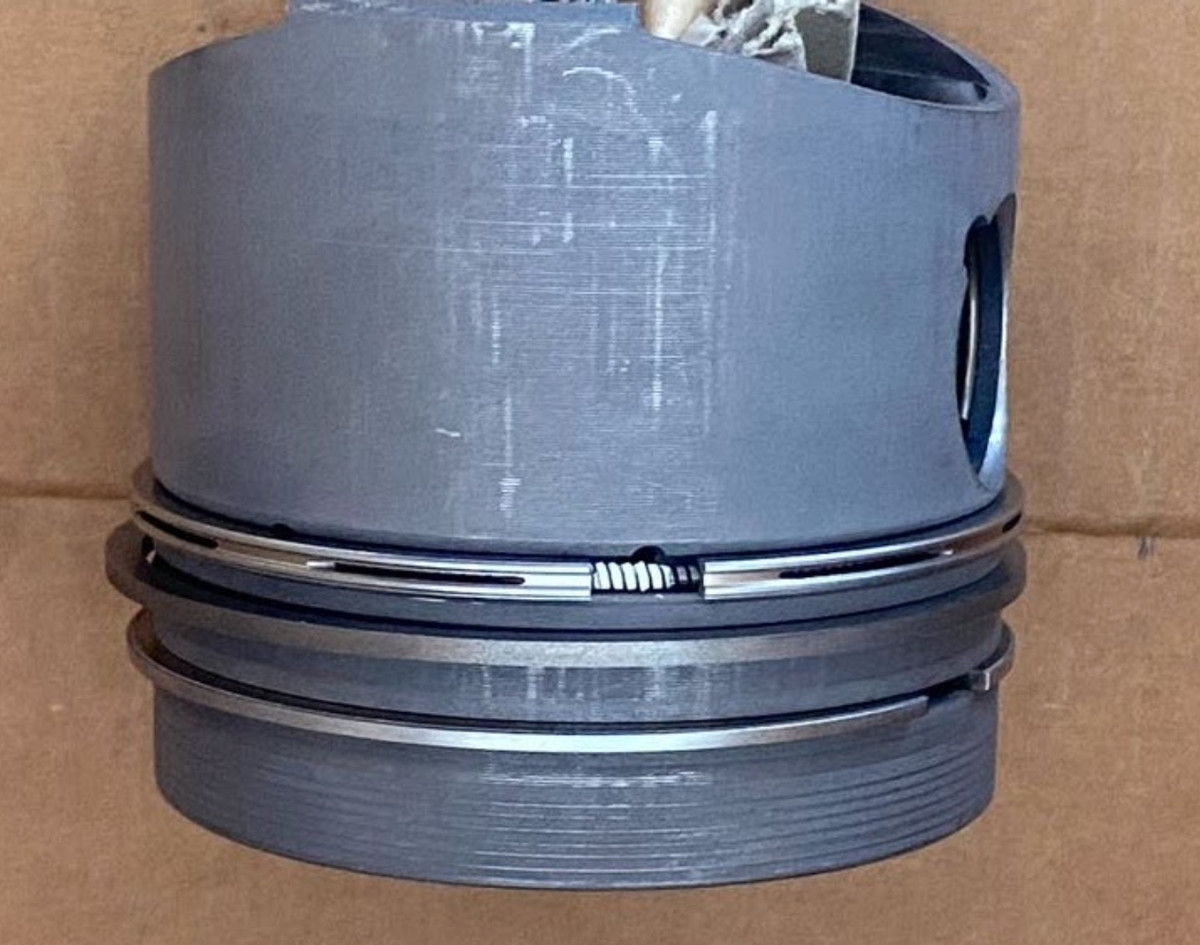 Kolbenschmidt Piston Set (4) W/ Rings & Pins - #068107065E - Fits  