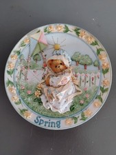 1996 CHERISHED TEDDIES "SPRING BRINGS A SEASON OF BEAUTY" 6 IN COLLECTOR PLATE