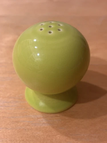 1 Fiesta Chartreuse Green Salt Pepper Shaker Fiestaware w Stopper Round Ball EUC