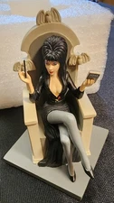 Department 56 Elvira Mistress of The Dark Signing Autographs 