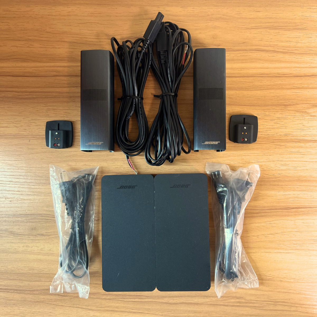 Bose Surround Speakers　ブラック　中古美品 Bose Surround Speakers 700 Wireless Satellite Bookshelf Speakers
