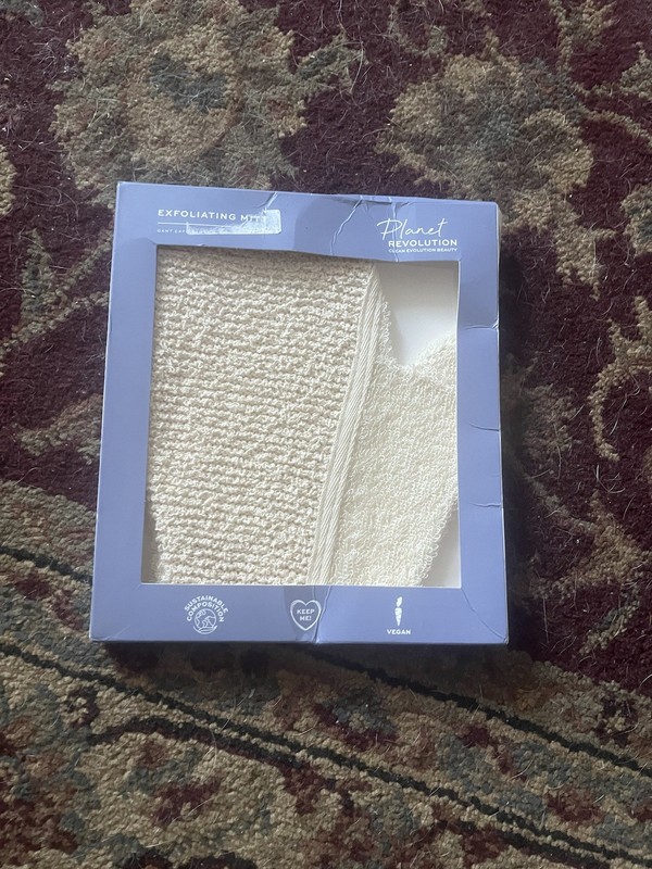 Planet Revolution Exfoliating Mitt