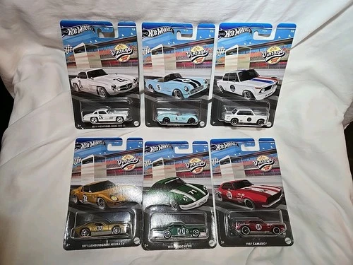 Hot Wheels Vintage Racing Club Set Complete with RED 1967 Camaro CHASE