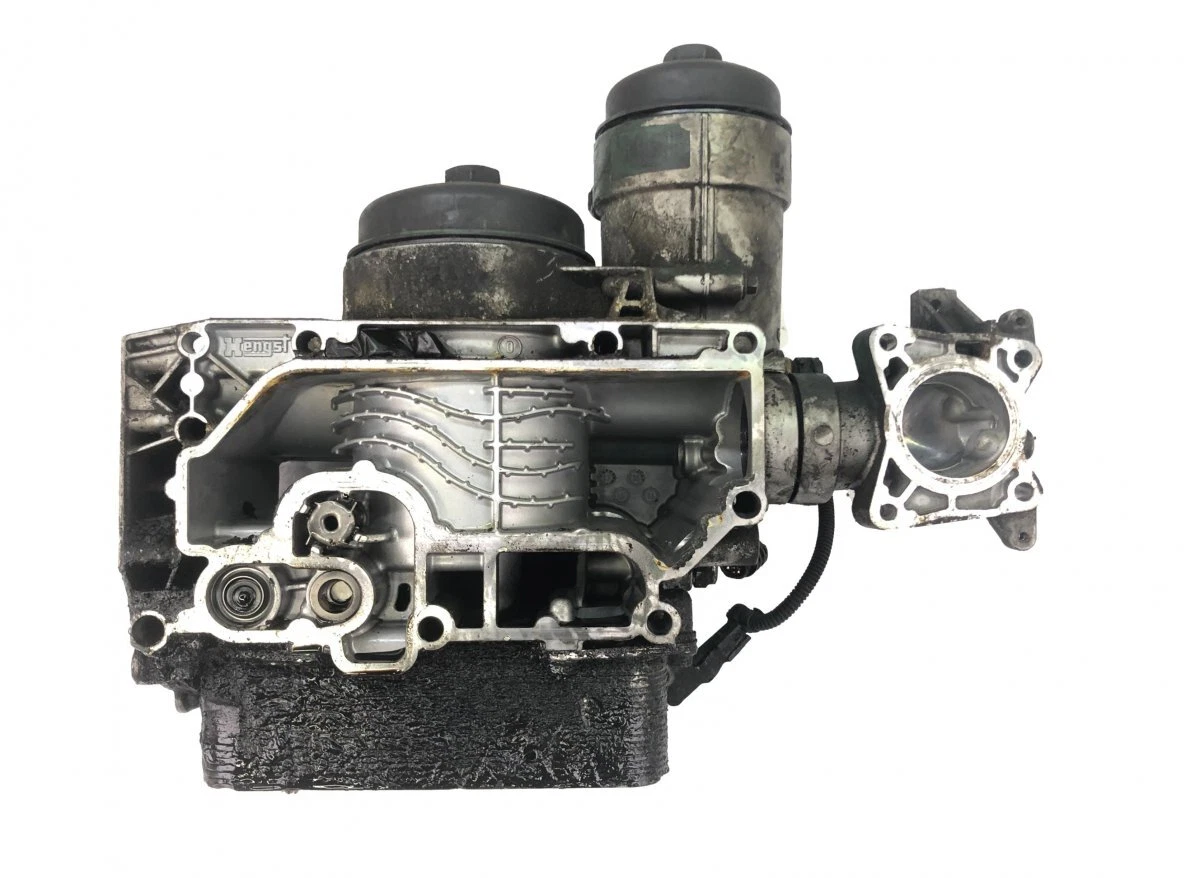 21004224 20928161 Oil Cooler with Fuel Filter Housing VOLVO FL 