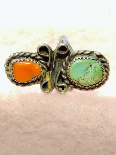 VINTAGE ~ NAVAJO ~ RED STONE & TURQUOISE  STERLING SILVER RING (j)