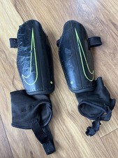 Boys Nike Shin pads Small (160cm)