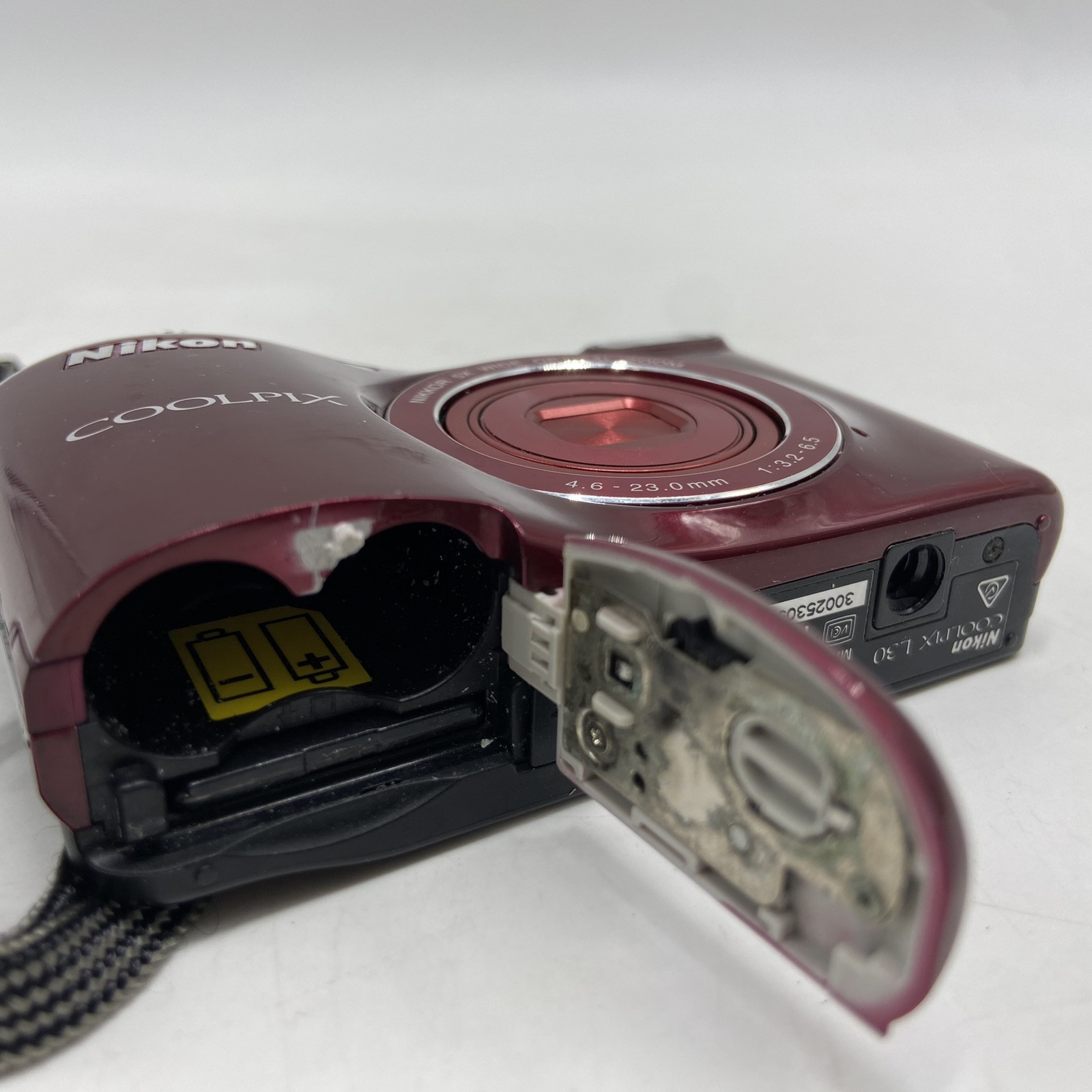 Nikon COOLPIX L30  Digital Camera - Red 5X Zoom. Flash doesn’t work