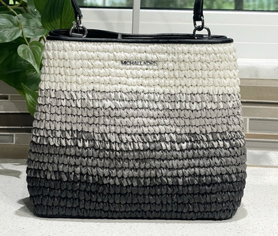 MICHAEL KORS PRATT MEDIUM WOVEN BUCKET SHOULDER BAG STRAW TOTE MK BLACK OMBRE