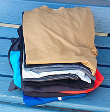 11 Herren sport T-Shirts und 3 Sporthosen - M...