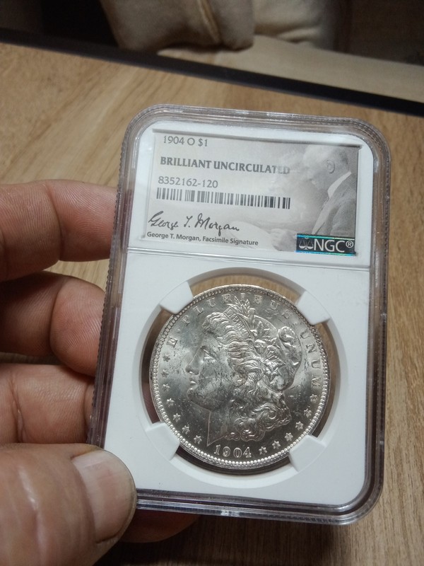 1904-O MORGAN SILVER DOLLAR - NGC CERTIFIED BU Signature Series 90% SILVER $1 