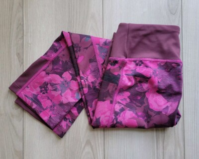 The North Face Crop Leggings Pink Floral. Size M (I400)