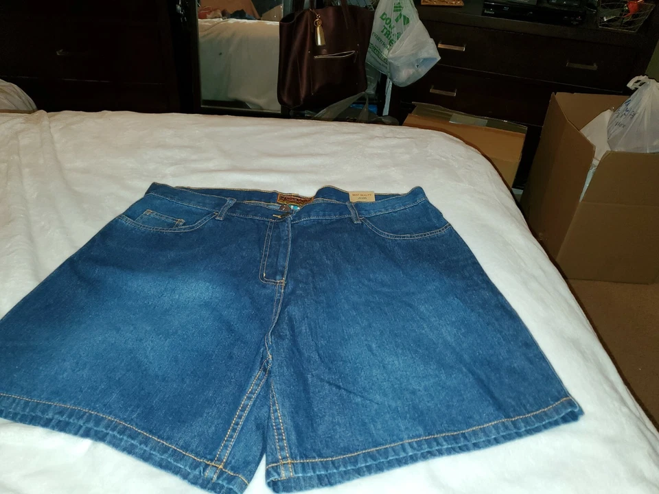 Paris Angel Womens Embroidered Jean Shorts Sz 18 Blue Denim Casual NWT - Imagem 3 de 4