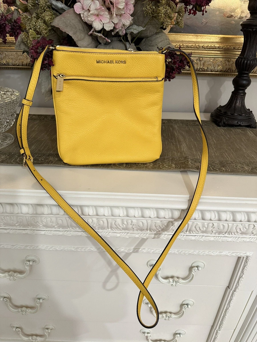 Michael kors 2025 crossbody bag yellow