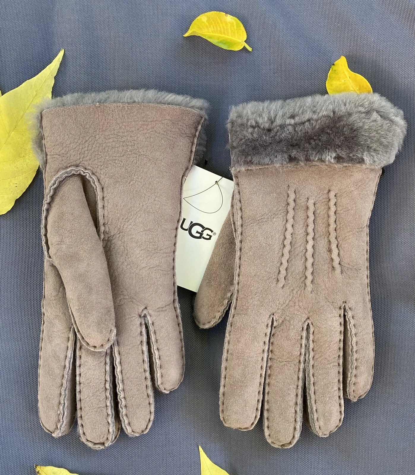 NWT UGG 15107 LARGE EXPOSED SHEEPSKIN GLOVES STORMY GRAY SUEDE WRIST $155
