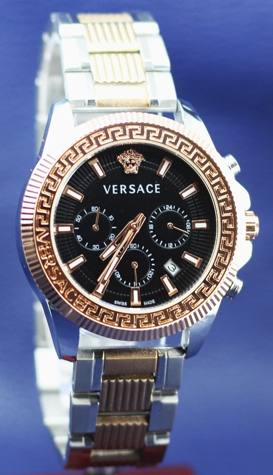Reloj de cuarzo Versace de lujo cronógrafo en esfera negra con indicador de fecha para hombre. Foto 2 de 4
