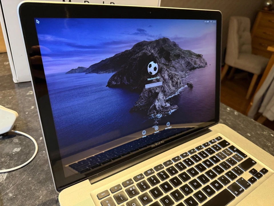 Apple MacBook Pro Mid 2012 1TB SSD 16GB RAM 15.4" Quad Core i7 2.30ghz A1286 - Image 3 of 4