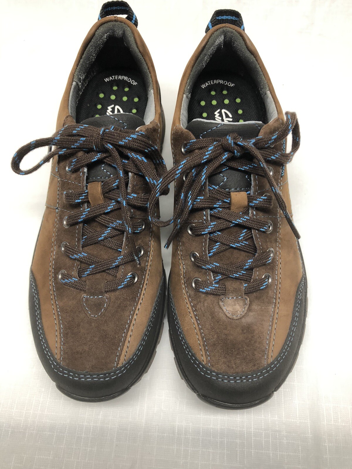 clarks wave trek berry