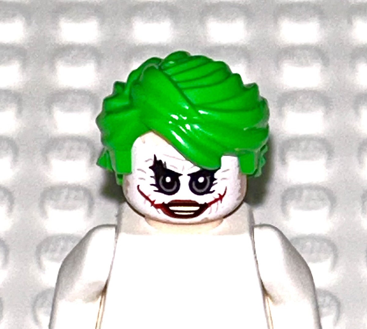 LEGO® Minifig Joker Head 2021 AND Green Hair ONLY 76240 LEGO® Minifig Joker Head 2021 AND Green Hair ONLY 76240
