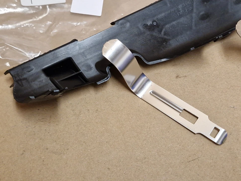 Juego de soportes faros derecho BMW G11 740e xDrive B48 2.0L 63117440356 genuino NUEVO Foto 3 de 4