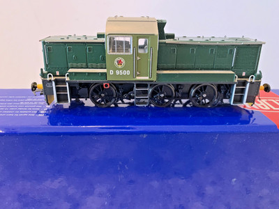 HELJAN CLASS 14 D9500 BR GREEN  DCC FITTED. BOXED AND IN EXCELLENT CONDITION.