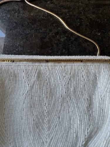 Vintage White Beaded Hand Bag with Gold Frame Chain Handle Chadwyck - Picture 3 of 8