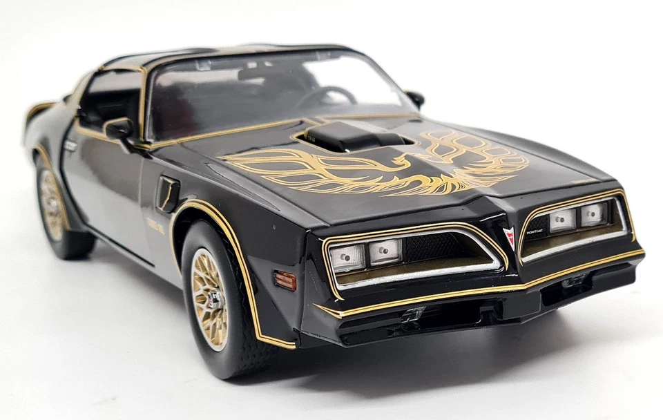 Greenlight 1/18 Smokey & the Bandit Pontiac Trans-Am '77 Black Diecast Model Car - Image 2 of 4