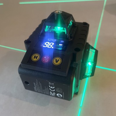 12 Lines 3D Cross Line Laser Level Green Vertical & Horizontal + Laser Receiver