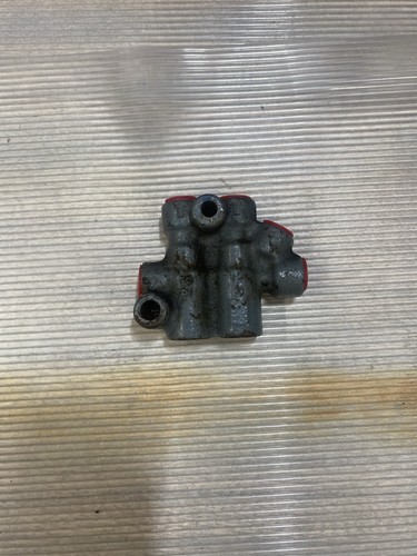 OEM 1995-2008 Toyota Corolla Brake Proportion Valve Non ABS 47150-12230