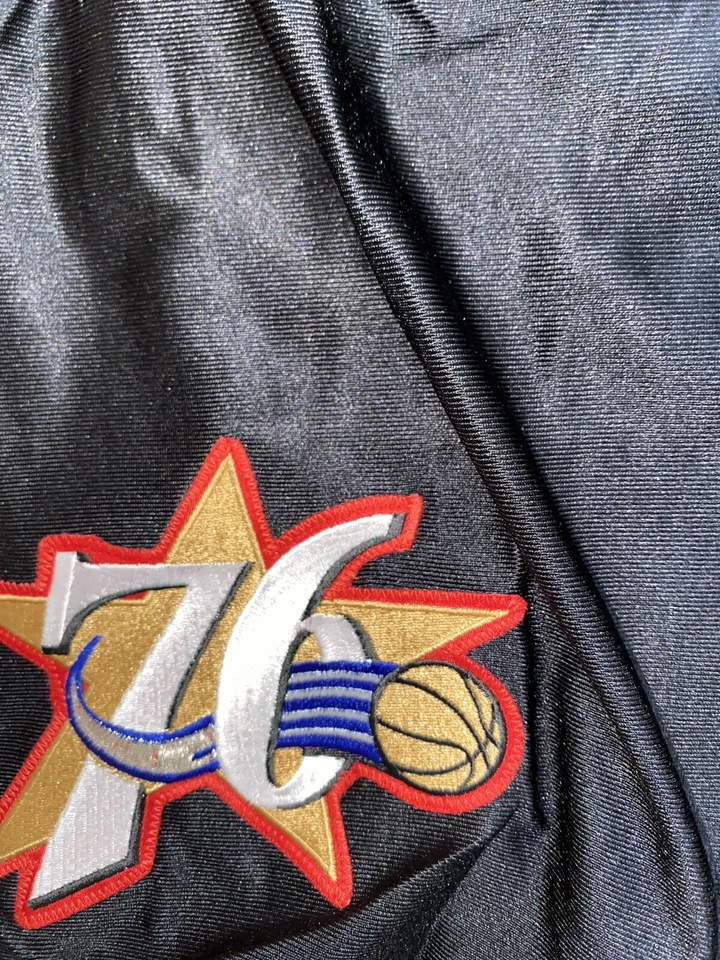 Vintage Reebok 76ers Basketball Shorts - Image 4 of 4