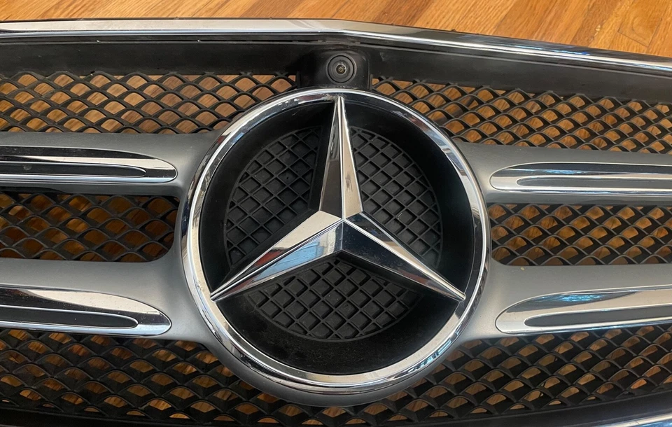 2017-2020 梅赛德斯奔驰 E300 E400 格栅/铬合金成型/相机/OEM 徽章 — 第 3/4 张图片