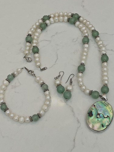 JADE, FRESH WATER PEARL NECKLACE, BRACELET & EARRINGS