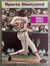 1971 Sport Illustrated - October 18 - Frank Robinson Autograph - Beckett Auth