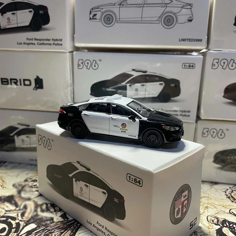 Modelo 596 1:64 Ford Responder híbrido Los Ángeles California modelo de coche de policía Foto 4 de 4