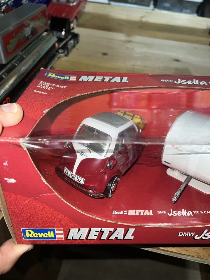 1:18 REVELL BMW JSETTA 250 & CAMPER Jsetta Rare - Image 3 of 4