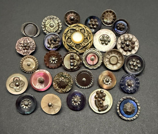 Antique Vintage Lot of 28 MOP & METAL Buttons 7/16" to 7/8" (Z56)