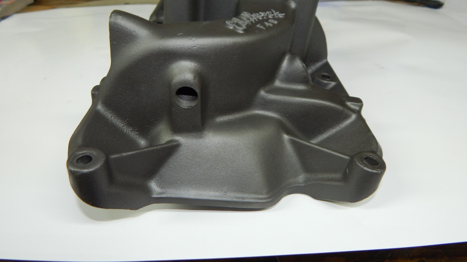 ORIGINAL EDELBROCK F4B FORD MUSTANG FAIRLANE TORINO 289 302 4V INTAKE