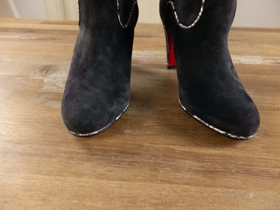 (NO CUSTOMS TAX) CHRISTIAN LOUBOUTIN Louloubotta charcoal snake trim suede boots - Image 4 of 4