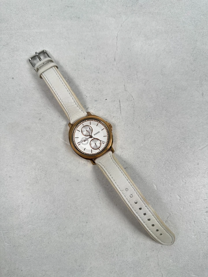 Reloj Fossil Mujer 39mm Día Fecha Chelsey Tono Dorado Banda Blanca Batería Nueva Foto 4 de 4