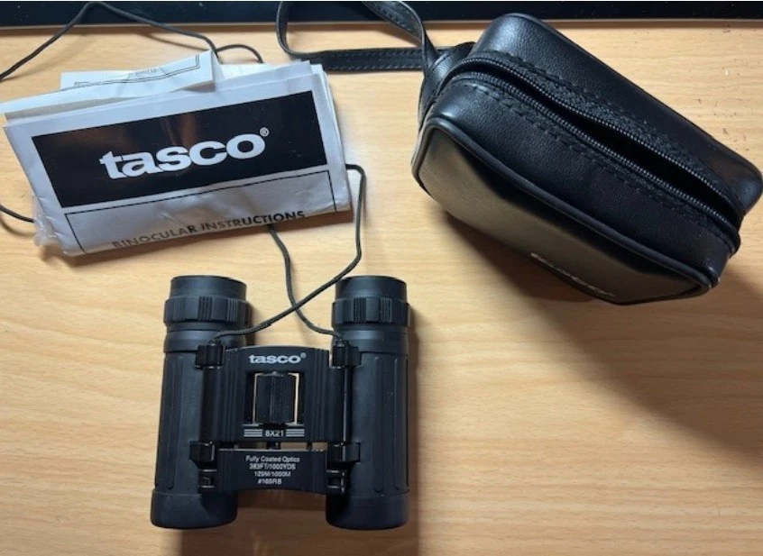 Tasco mini binoculars w/case - optics 8x21 383FT/1000YDS, 129M/1000M #165RB - Image 3 of 4