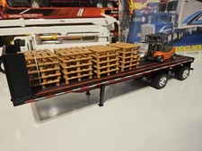 1/32 Scale Plastic Flat Bed Trailer With Pallets And Forklift  By NewRay