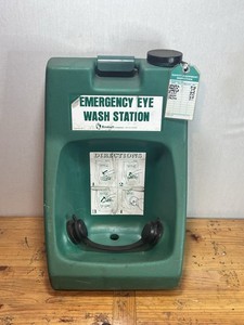 HAWS EMERGENCY EYE WASH STATION