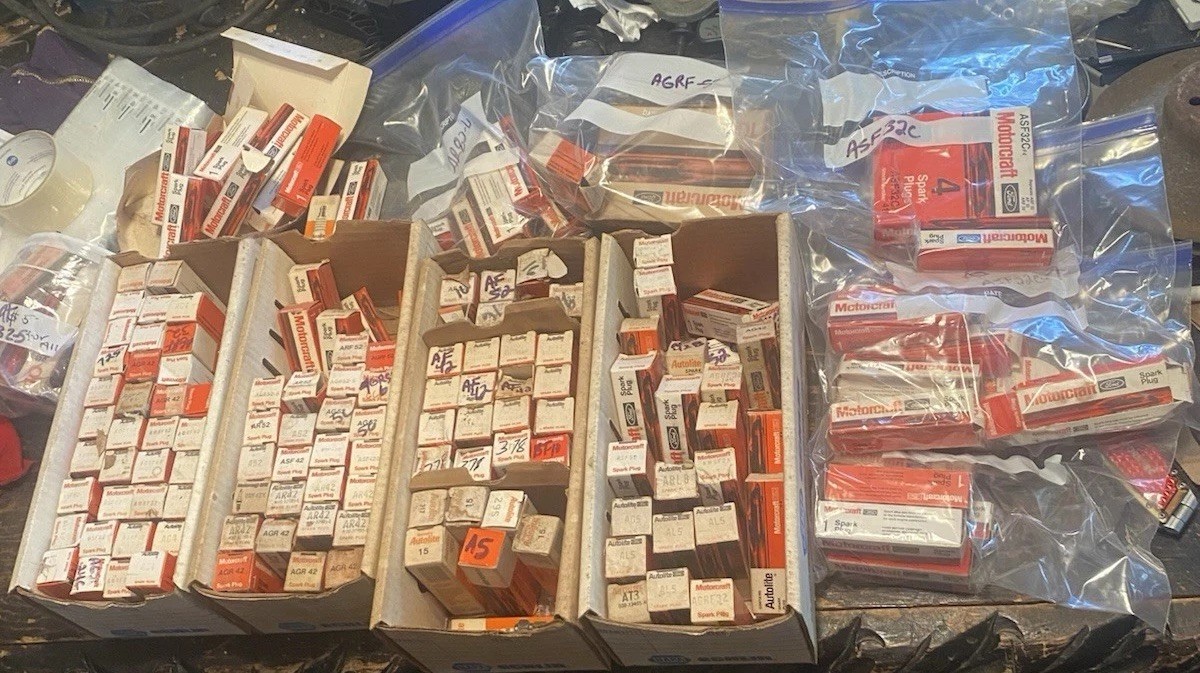 Motorcraft Autolite Spark Plug Lot. AG52. AGSP52 Etc