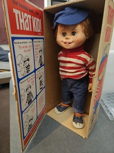 Hasbro That Kid doll original box original clothes and slingshot -- Non-Working