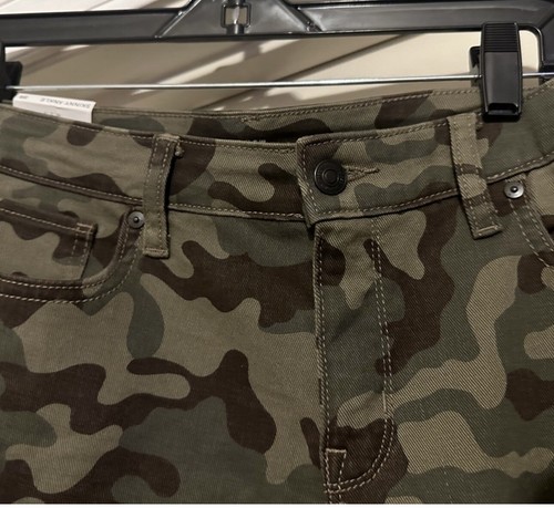 Women Camou Pants - Picture 4 of 7