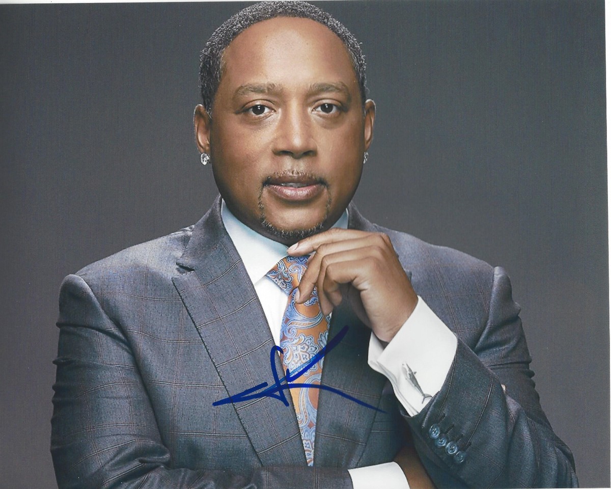 DAYMOND JOHN SHARK TANK SIGNED AUTHENTIC 8X10 PHOTO C w/COA TV