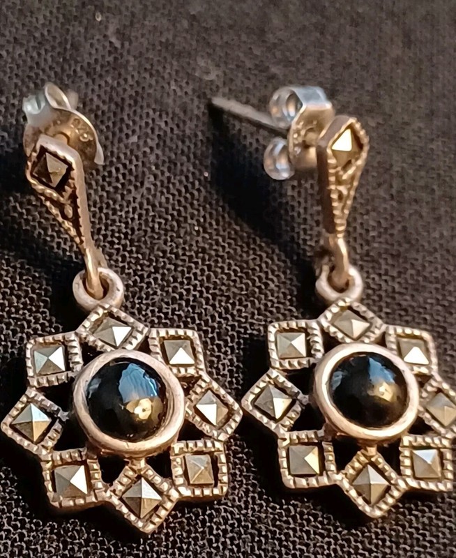 Vintage Marcasite Petite Drop Earrings Black Onyx Sterling Silver BEAUTIFUL 