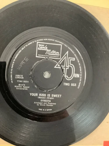 SYREETA - YOUR KISS IS SWEET - 7" single.  1974. Motown. 1974