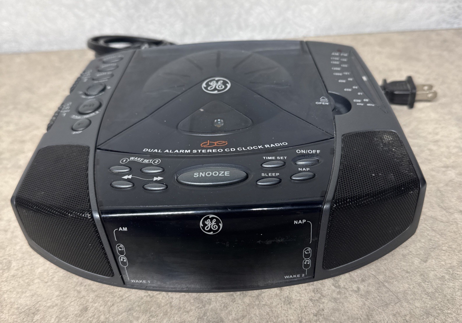 GE Dual Alarm CD Clock Radio 7-4897A AM/FM Stereo Tested Works US2