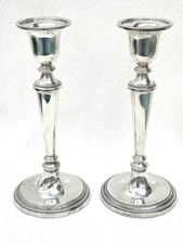 PAIR OF STERLING SILVER CANDLESTICKS (18cm) - W I Broadway, Birmingham, 1989